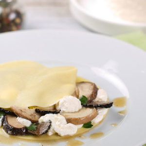 http://localhost/vallelata_old/wp-content/uploads/2014/11/023_Fazzoletti-di-pasta-con-funghi-tartufo-e-Ricotta.-Ricetta.jpg