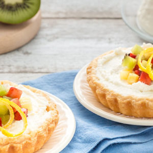 http://localhost/vallelata_old/wp-content/uploads/2015/04/069_crostata_ricotta_fragole_kiwi_ananas_ricetta.jpg