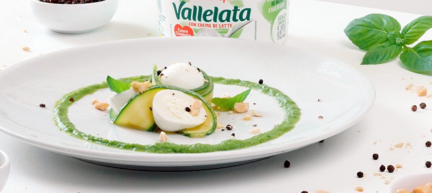 “Tartelletta” di carpaccio di zucchina con bocconcino e nocciole