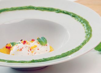 Bocconcino con salsa di mango e pepe rosa